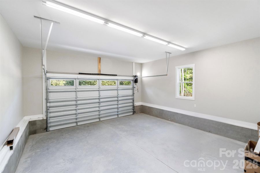 Spacious, unfurnished interior of a new home in , West End (Image 24).