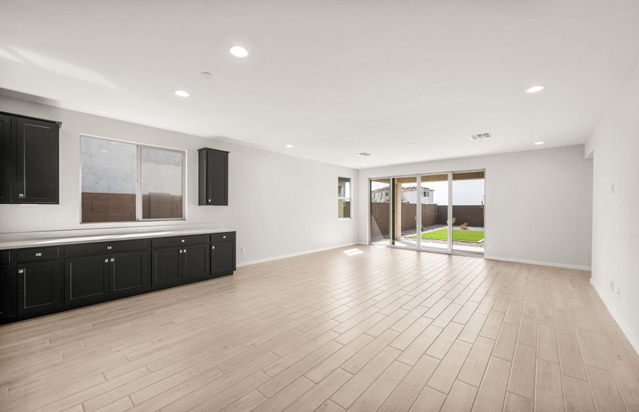 Spacious, unfurnished interior of a new home in Soleo, San Tan Valley (Image 21).