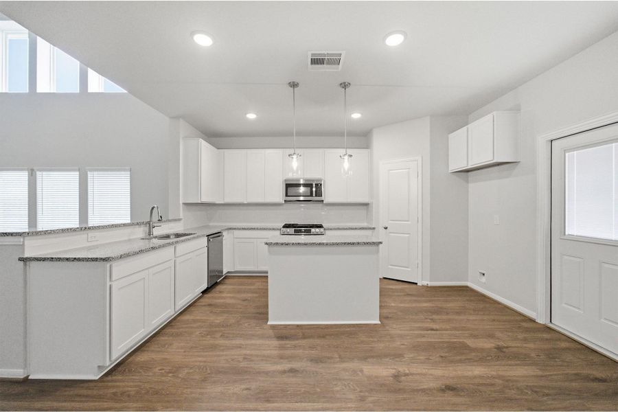 Furnished interior view inside a new home in Pearlbrook, Texas City (Image 14). Furnished interior view inside a new home in Pearlbrook, Texas City (Image 14).