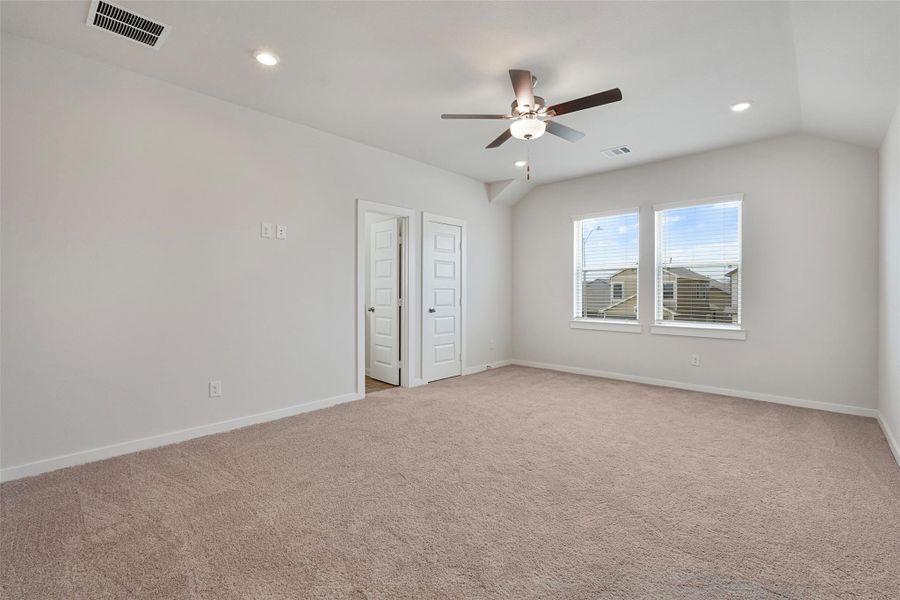 Spacious, unfurnished interior of a new home in Glendale Lakes, Arcola (Image 19).