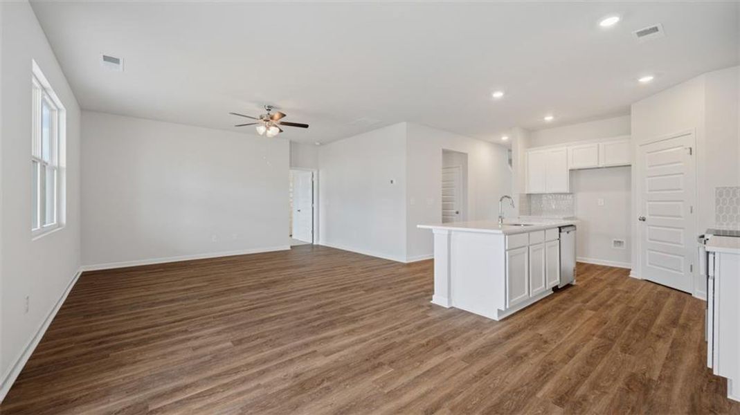 Spacious, unfurnished interior of a new home in Twin Lakes, Hoschton (Image 16).