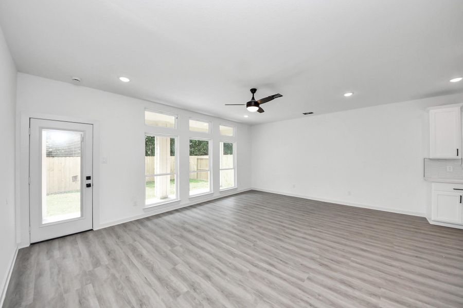Spacious, unfurnished interior of a new home in , Houston (Image 35). Spacious, unfurnished interior of a new home in , Houston (Image 35).
