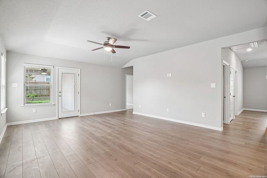 Spacious, unfurnished interior of a new home in Legendary Trails - Premier Series, Cibolo (Image 20).