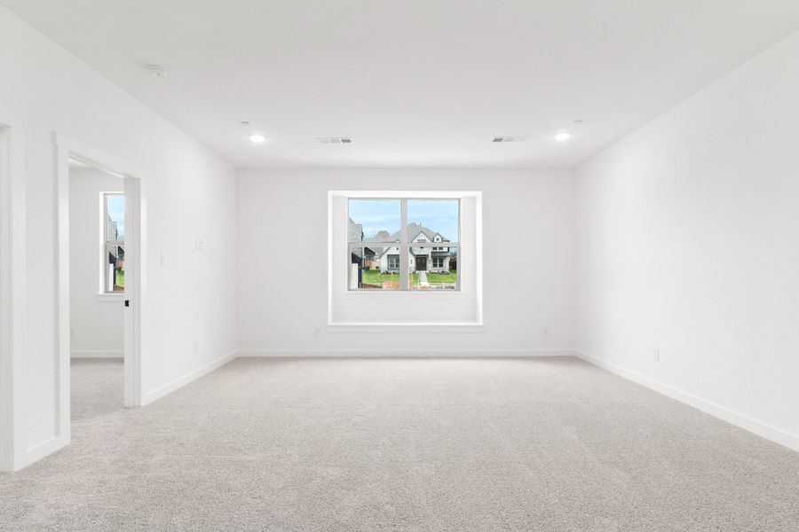 Spacious, unfurnished interior of a new home in Cottonwood Creek, Rowlett (Image 37). Spacious, unfurnished interior of a new home in Cottonwood Creek, Rowlett (Image 37).