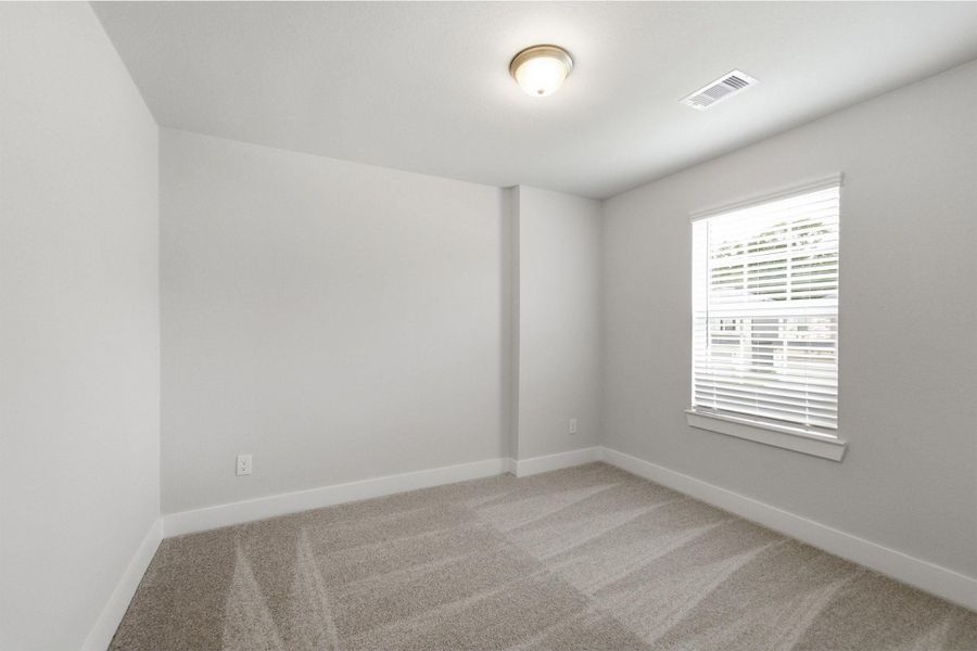Spacious, unfurnished interior of a new home in Caney Mills, Conroe (Image 16).
