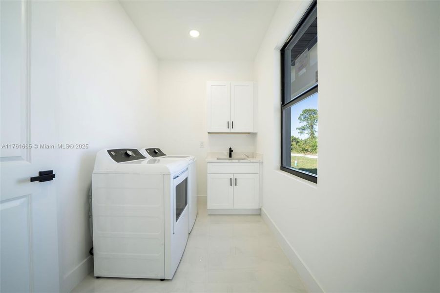 Furnished interior view inside a new home in , Lehigh Acres (Image 4).