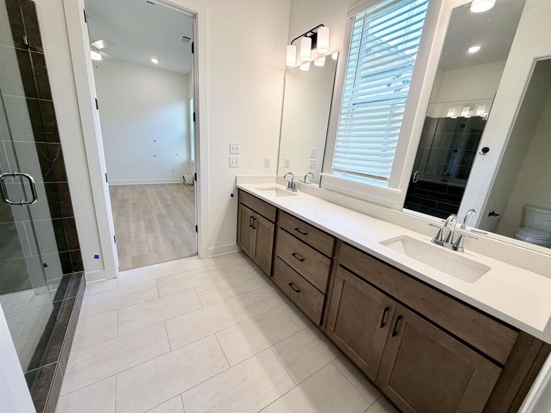 Furnished interior view inside a new home in Lockwood, Collierville (Image 12).