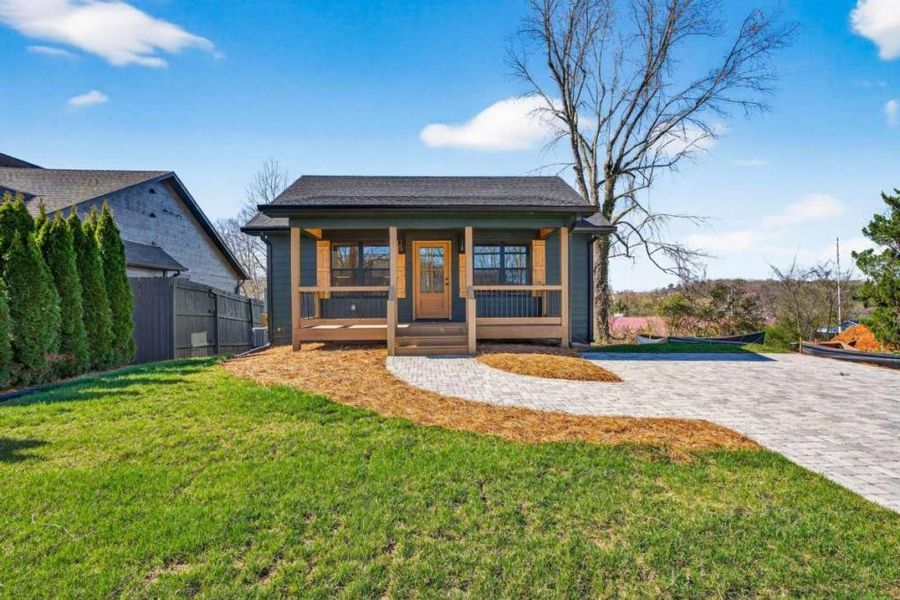 Exterior details and patio area of a home in , Blue Ridge (Image 30).