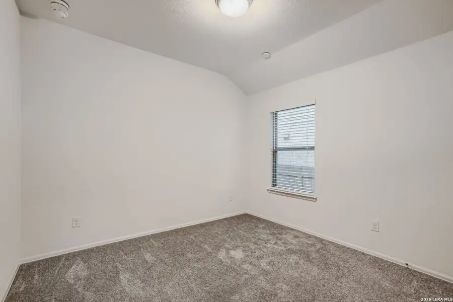 Spacious, unfurnished interior of a new home in Ladera, San Antonio (Image 22).