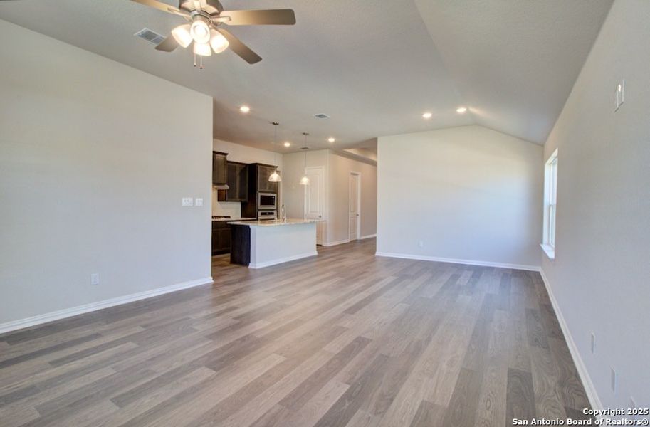 Spacious, unfurnished interior of a new home in The Crossvine, Schertz (Image 14).