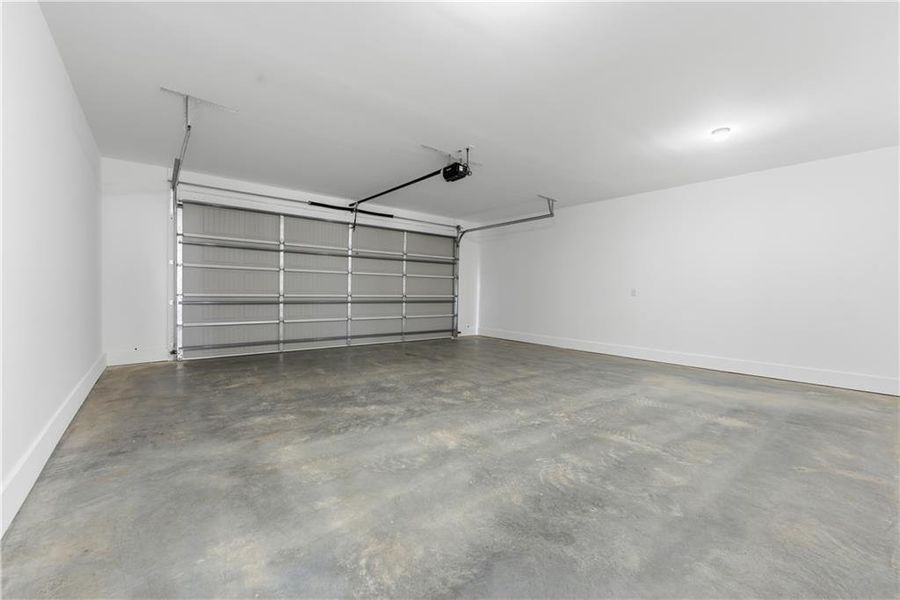 Spacious, unfurnished interior of a new home in , Cartersville (Image 30).