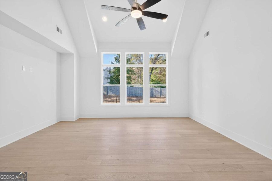 Spacious, unfurnished interior of a new home in Town Farms, Peachtree Corners (Image 17). Spacious, unfurnished interior of a new home in Town Farms, Peachtree Corners (Image 17).