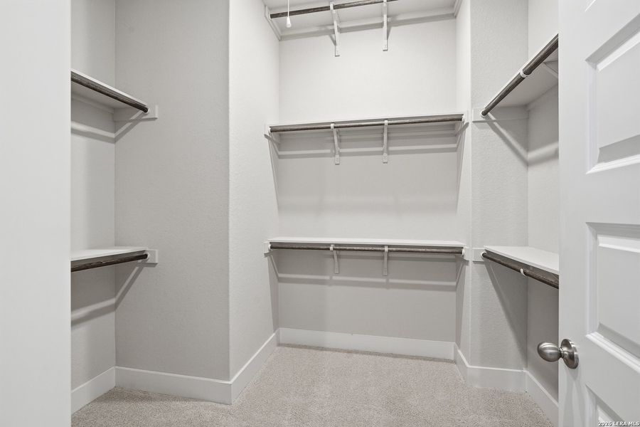 Spacious, unfurnished interior of a new home in Stillwater Ranch, San Antonio (Image 18).
