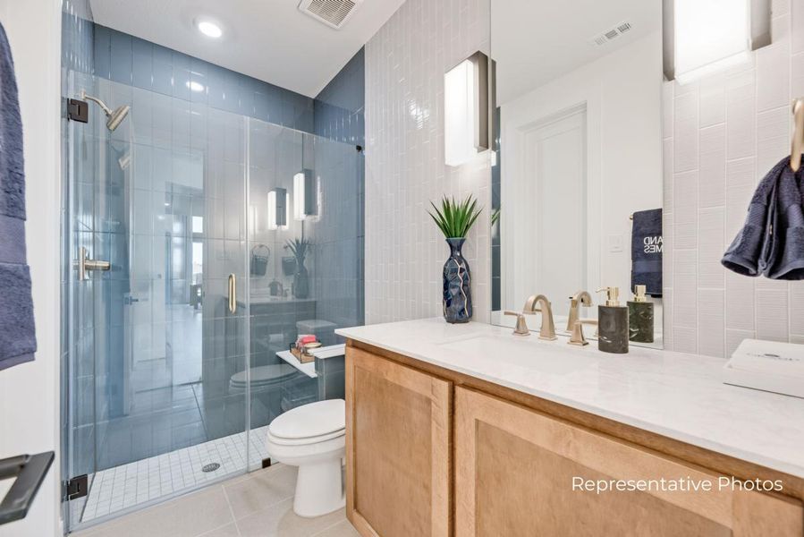 Representative furnished interior of a home built from the Grand Riverside by Grand Homes in Grand Oaks, Celina (Image 14).