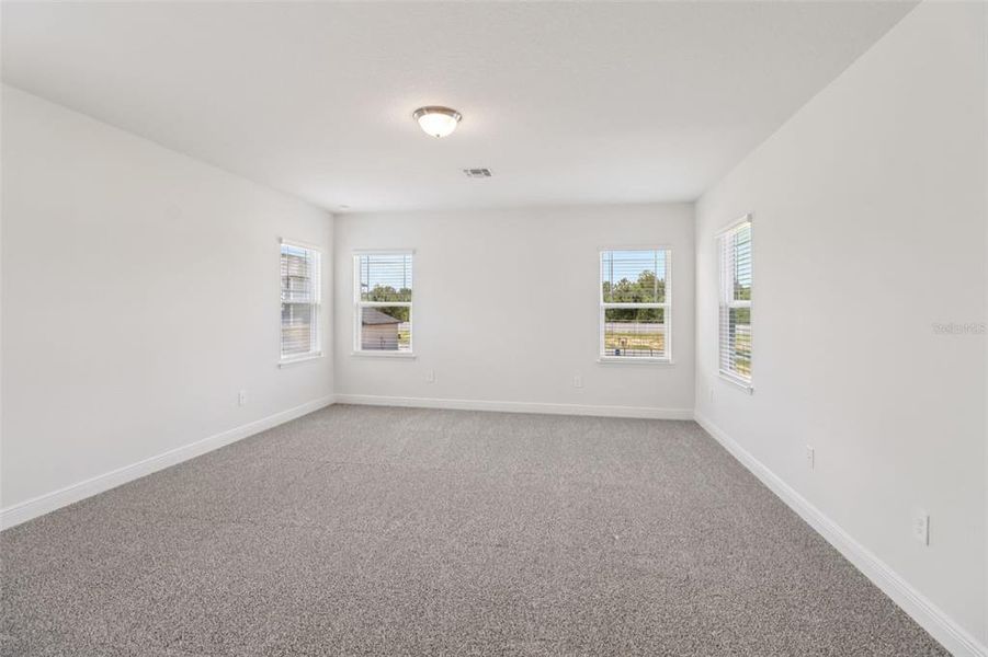 Spacious, unfurnished interior of a new home in Cyrene at Minneola, Minneola (Image 29).