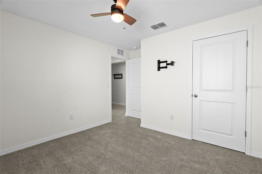 Spacious, unfurnished interior of a new home in Pine Creek, Spring Hill (Image 33).
