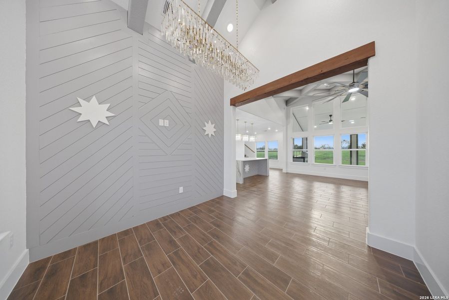 Spacious, unfurnished interior of a new home in , Floresville (Image 24).