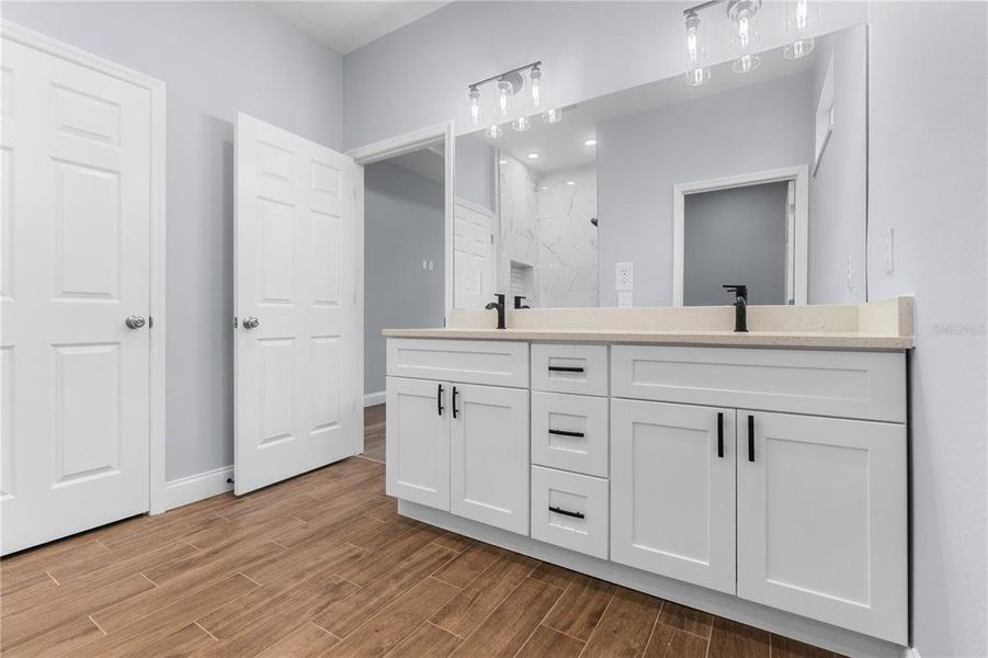 Furnished interior view inside a new home in , Deland (Image 7).