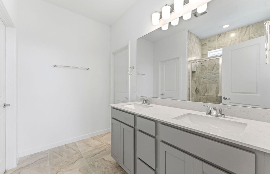 Furnished interior view inside a new home in Evergreen, Thonotosassa (Image 6).