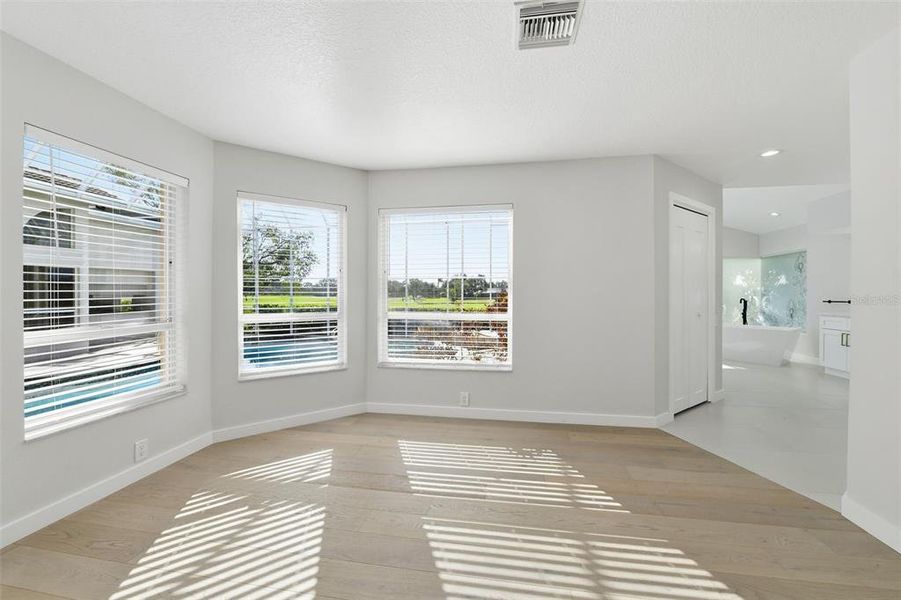 Spacious, unfurnished interior of a new home in , Sarasota (Image 17).