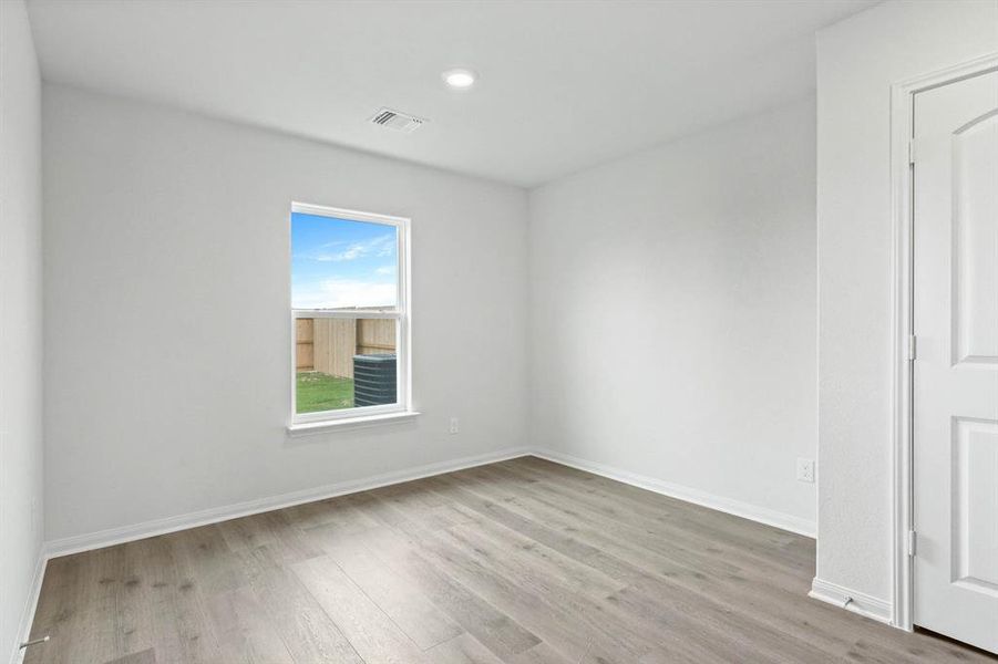 Spacious, unfurnished interior of a new home in Retreat at Fossil Creek, Fort Worth (Image 7).