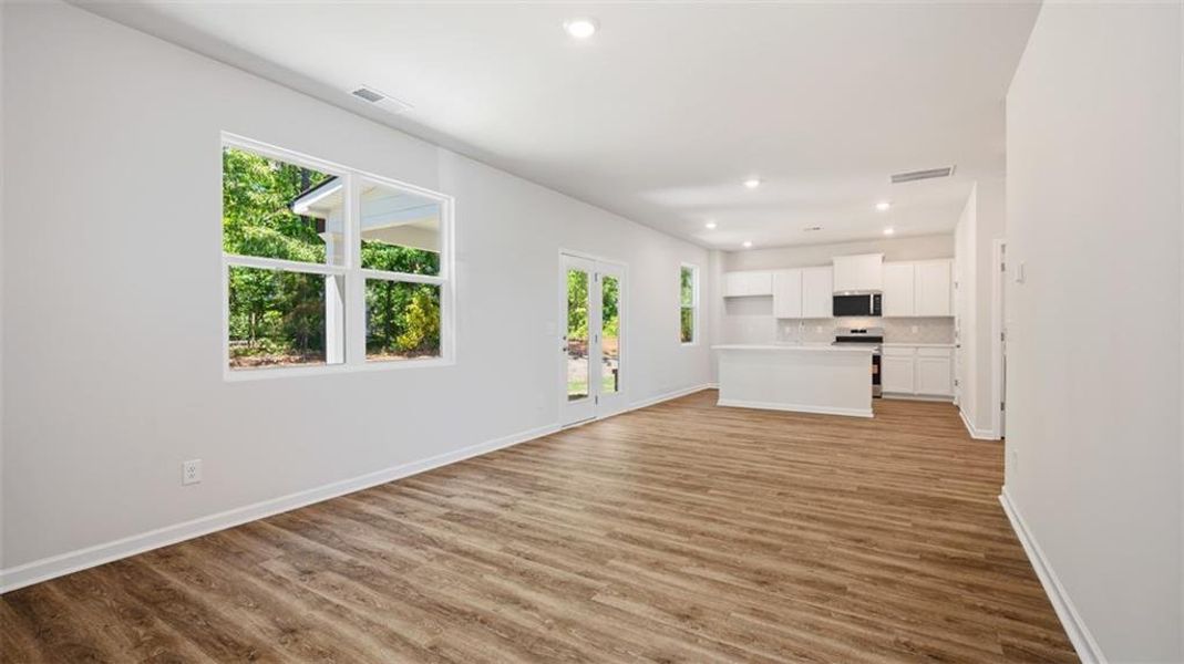 Spacious, unfurnished interior of a new home in Kingston Ranch at Lake Oconee, Buckhead (Image 13). Spacious, unfurnished interior of a new home in Kingston Ranch at Lake Oconee, Buckhead (Image 13).