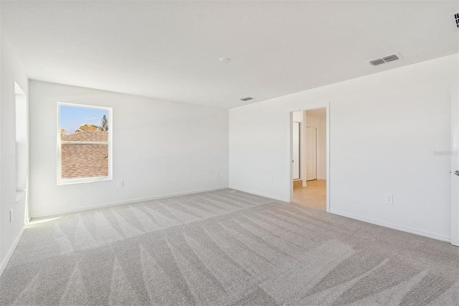Spacious, unfurnished interior of a new home in Southpointe, Palmetto (Image 19).