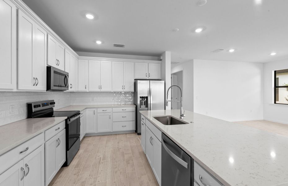 Furnished interior view inside a new home in Del Webb Naples, Immokalee (Image 7).