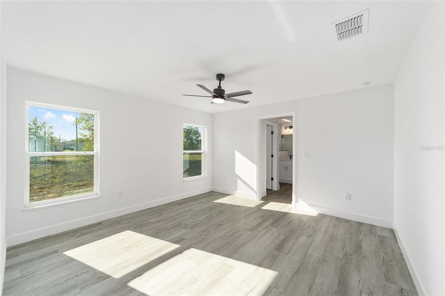 Spacious, unfurnished interior of a new home in , Ocala (Image 36).