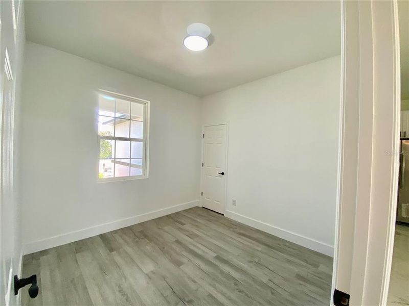 Spacious, unfurnished interior of a new home in , Sebring (Image 22).