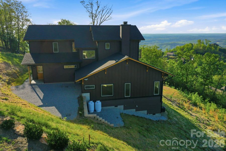 Image 44 of a home in .