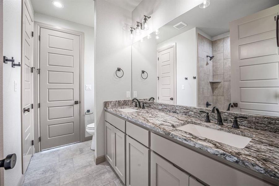 Furnished interior view inside a new home in Pecan Plantation, Granbury (Image 10).
