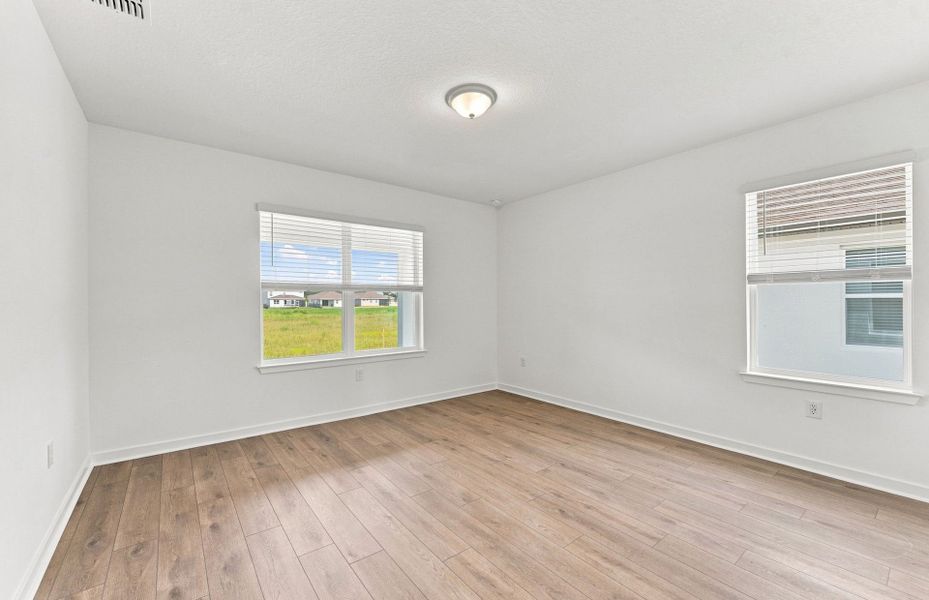 Spacious, unfurnished interior of a new home in Twisted Oaks, Wildwood (Image 17).