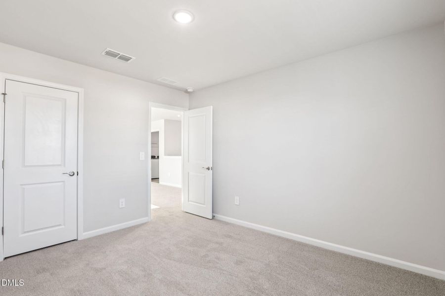 31-web-or-mls-Raleigh- River Glen-38 Hof