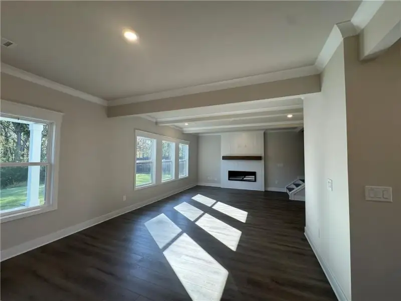 Spacious, unfurnished interior of a new home in Rosewood Lake Estates, Hoschton (Image 12).