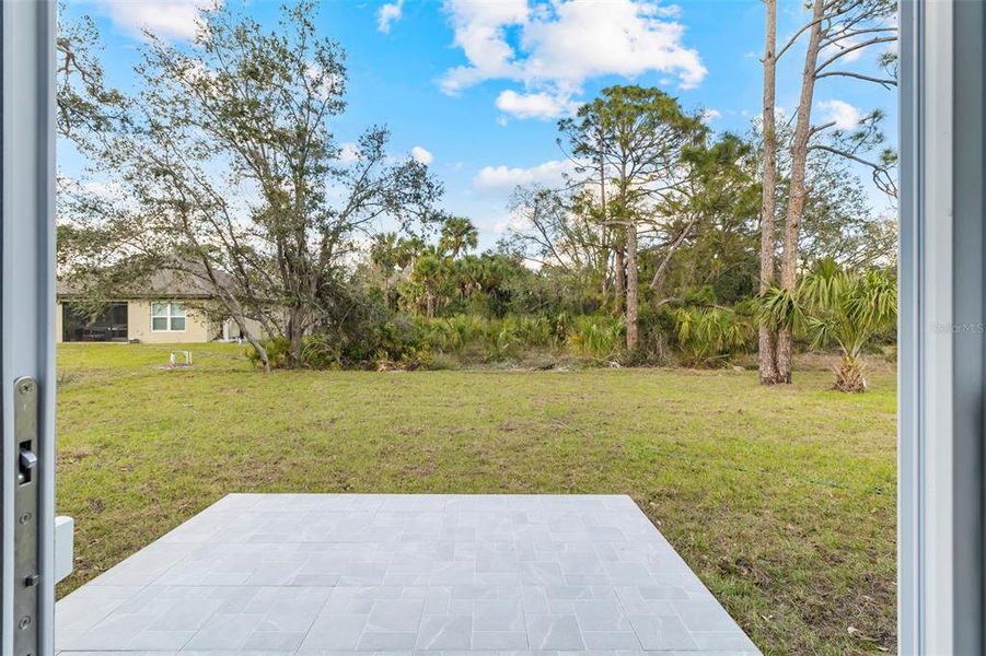 Exterior details and patio area of a home in , North Port (Image 4).