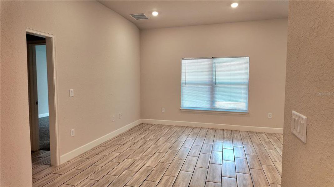 Spacious, unfurnished interior of a new home in Pine Bluff, Spring Hill (Image 33).