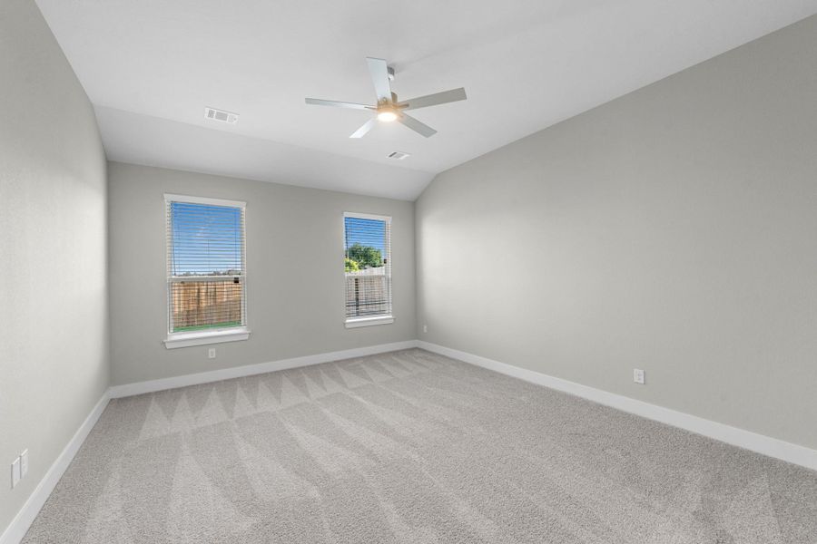 Spacious, unfurnished interior of a new home in Morton Creek Ranch, Katy (Image 19).