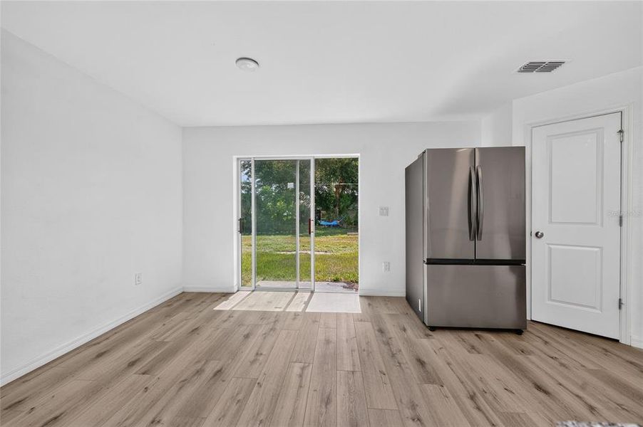Spacious, unfurnished interior of a new home in , Port Charlotte (Image 25).