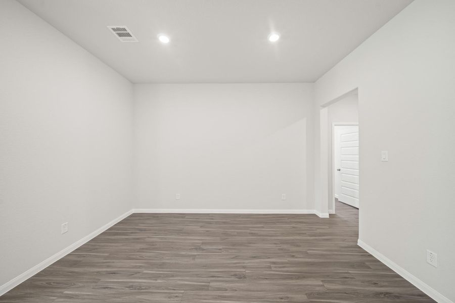 Spacious, unfurnished interior of a new home in Bluestem, Brookshire (Image 14).