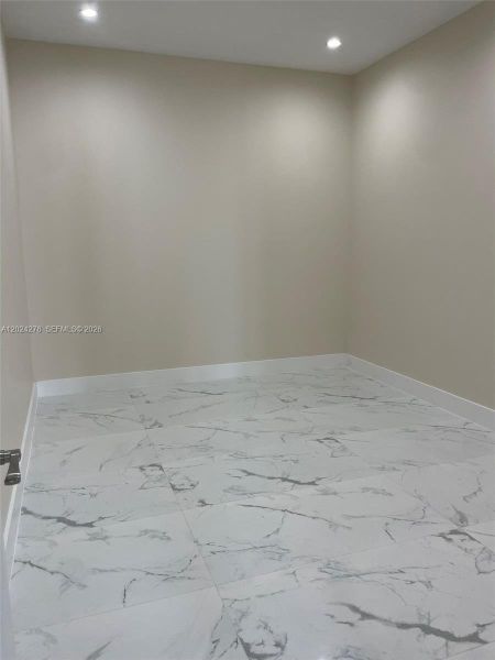 Spacious, unfurnished interior of a new home in , Miami (Image 31).