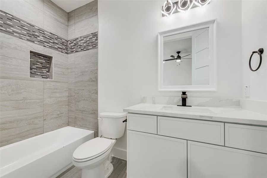 Furnished interior view inside a new home in , Dallas (Image 11).