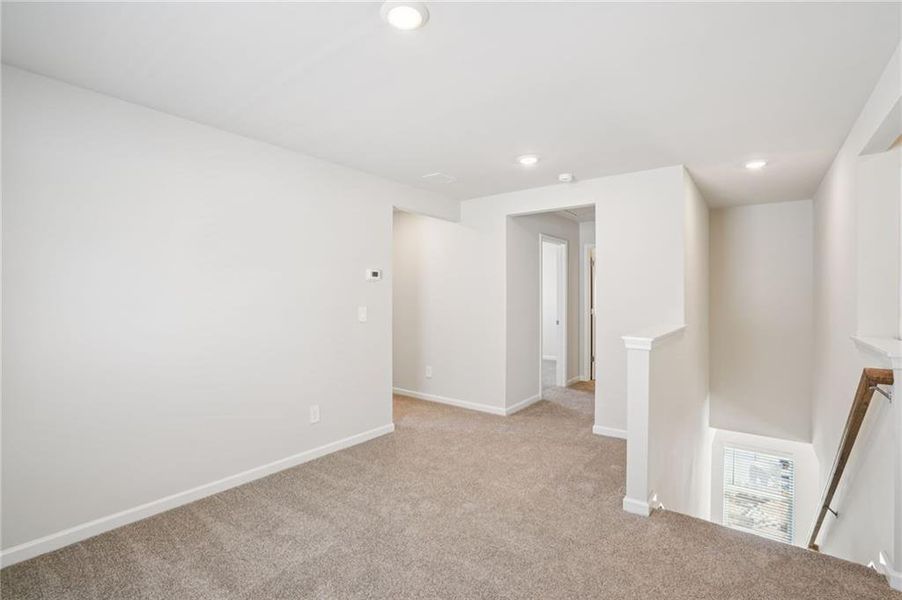 Spacious, unfurnished interior of a new home in Hawthorne Station, College Park (Image 17).