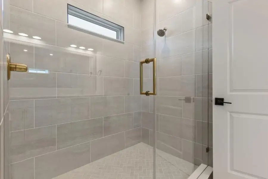 Representative interior finishes for a home built from the The Waterborne by David Weekley Homes in Edgewater Wellen Park, Venice (Image 7).