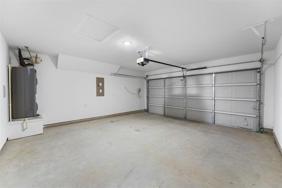 Spacious, unfurnished interior of a new home in Arbordale, Forney (Image 33).