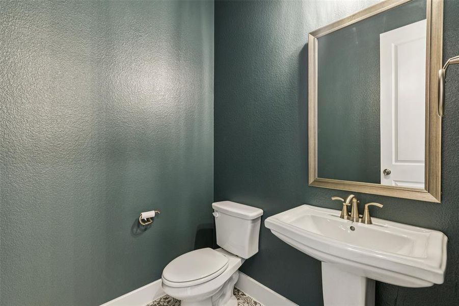 Furnished interior view inside a new home in , Aubrey (Image 11).