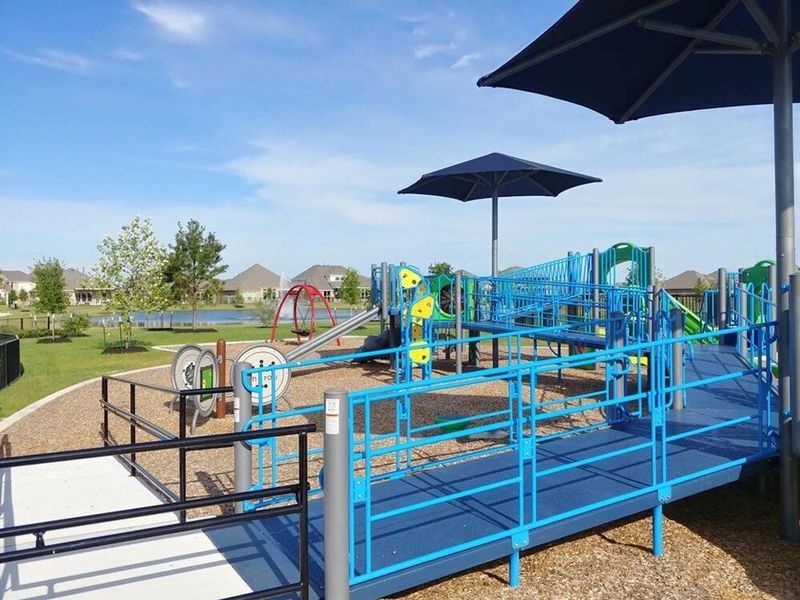 Katy Lakes community Amenities