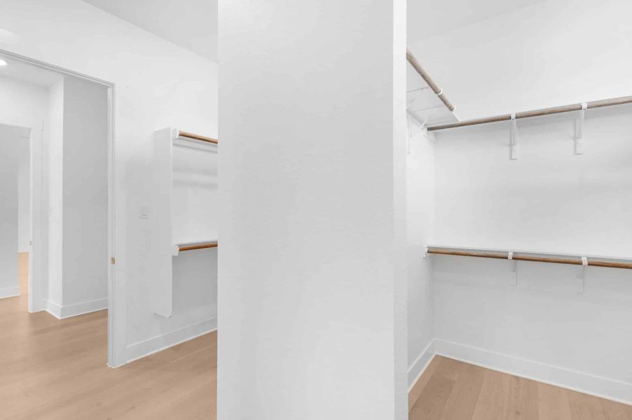 Spacious, unfurnished interior of a new home in Feathergrass, Florence (Image 69).