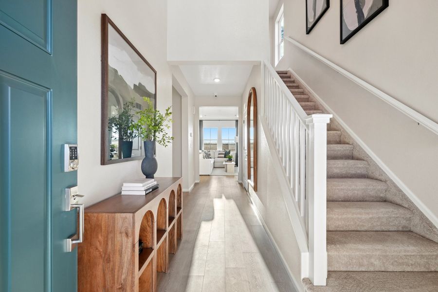 Representative furnished interior of a home built from the Summit by Taylor Morrison in Lake Bluff, Greeley (Image 11).