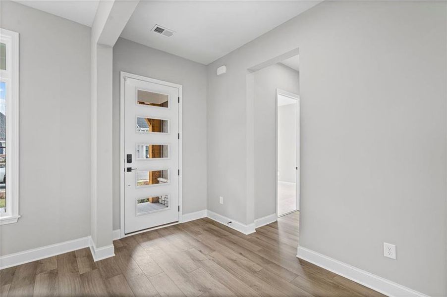 Spacious, unfurnished interior of a new home in Twin Lakes, Hoschton (Image 20). Spacious, unfurnished interior of a new home in Twin Lakes, Hoschton (Image 20).